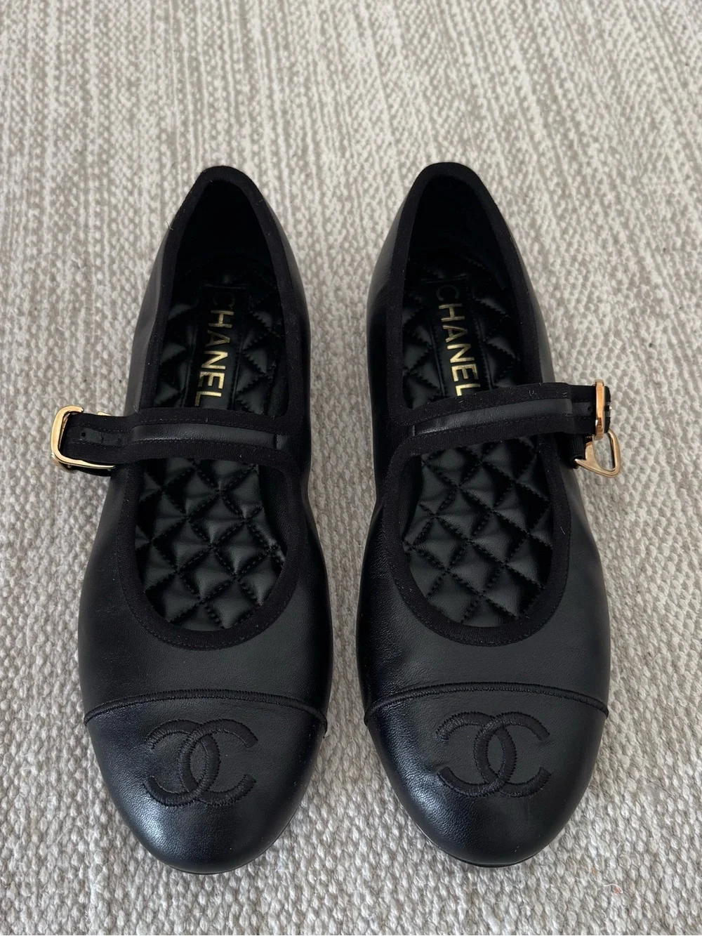 Chanel Leather Mary Jane Flats in Great condition - Picture 1 of 4